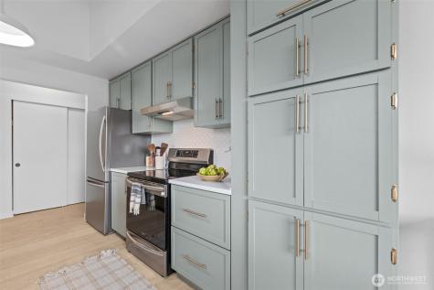 4911 Fremont Avenue N Seattle WA 98103