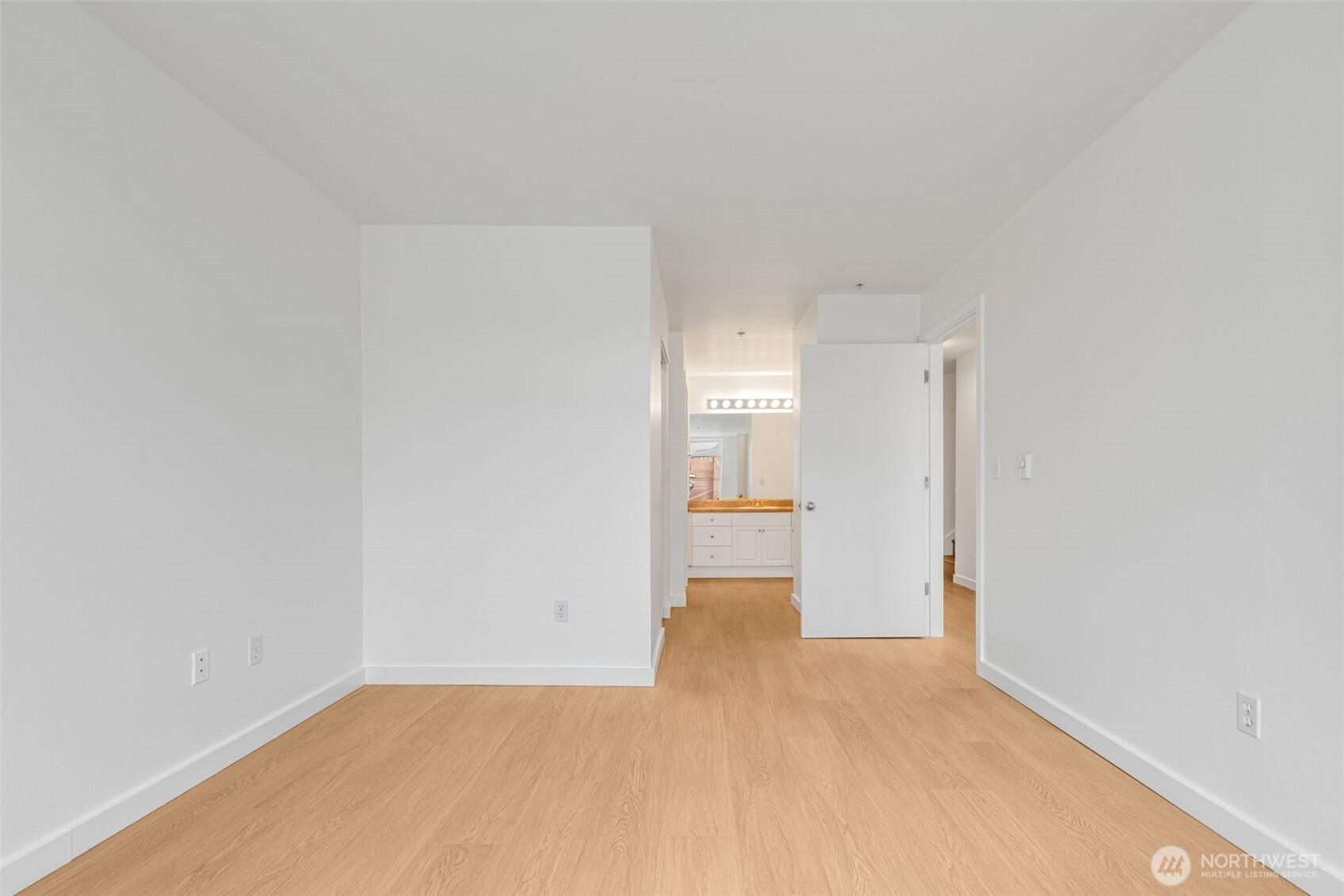 2415 2nd Avenue Seattle WA 98121