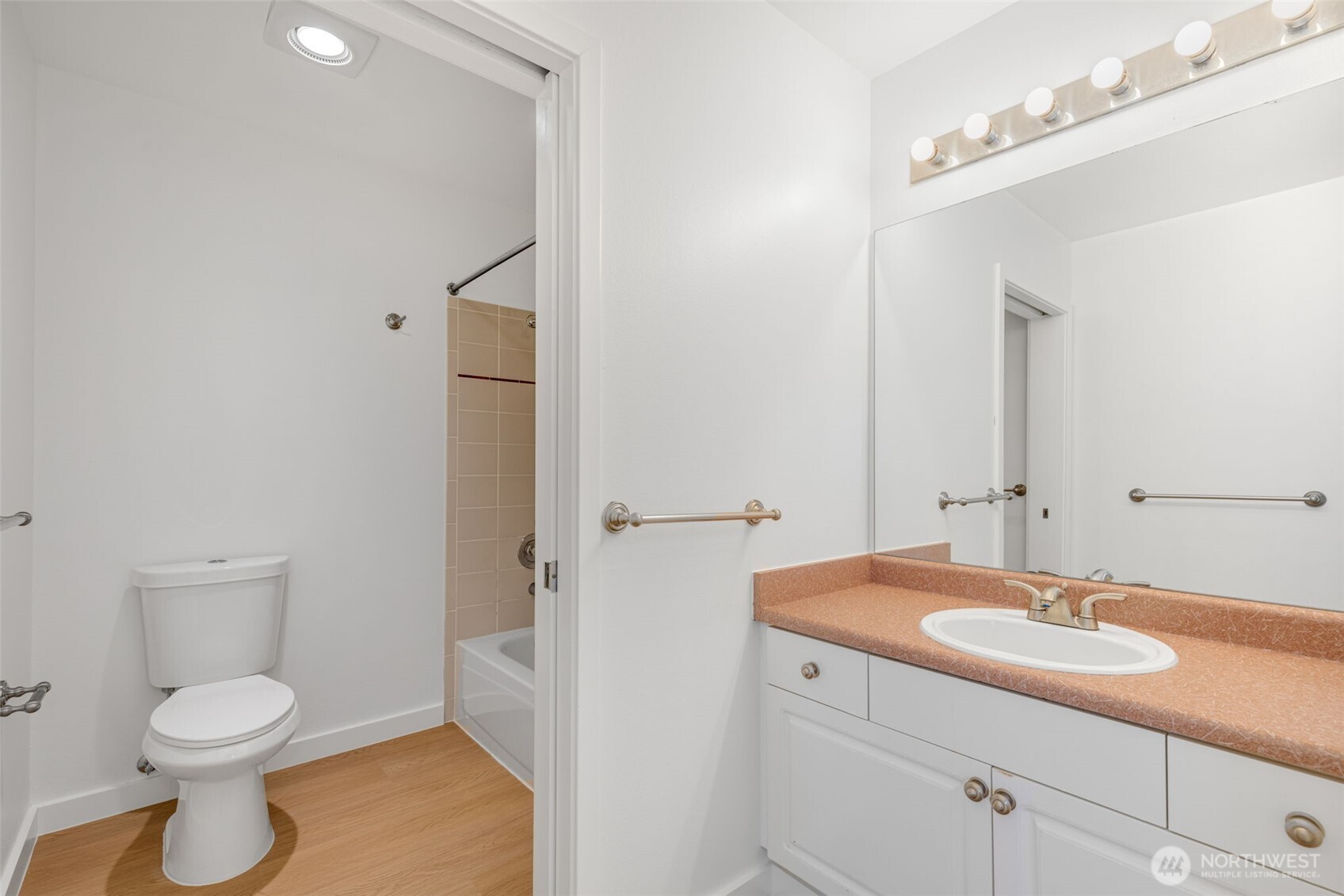 2415 2nd Avenue Seattle WA 98121