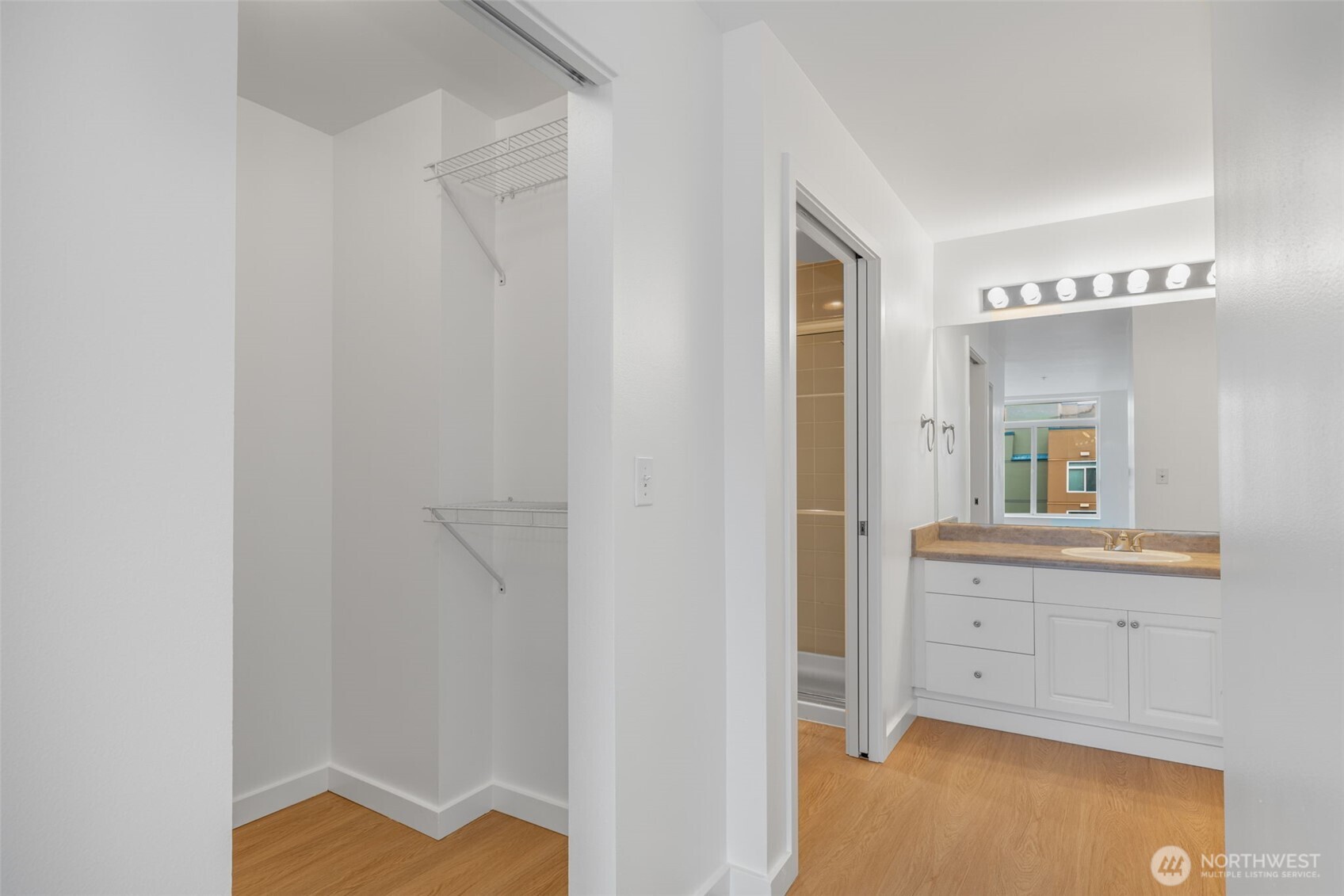 2415 2nd Avenue Seattle WA 98121
