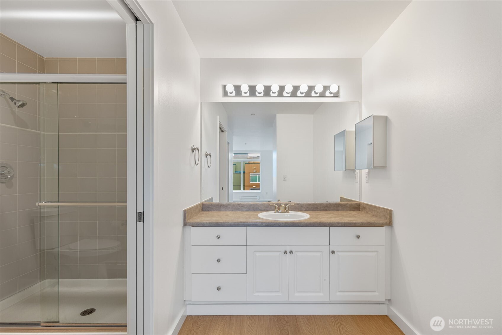 2415 2nd Avenue Seattle WA 98121