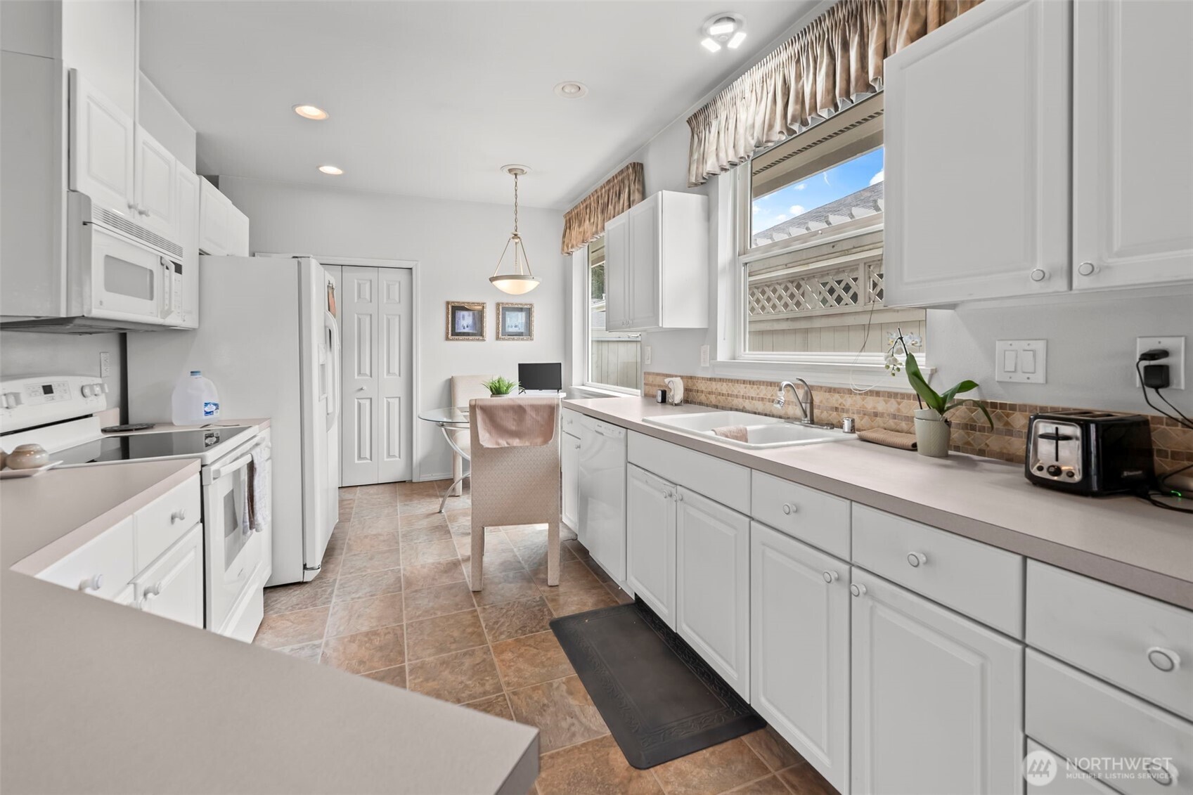 1102 Garden Circle Tacoma WA 98466