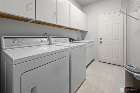 1102 Garden Circle Tacoma WA 98466