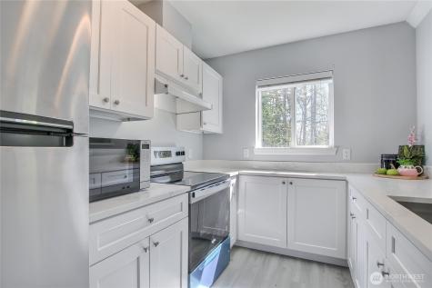 33020 10th Avenue SW Federal Way WA 98023