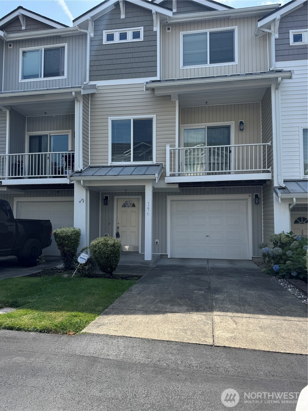 5307 Military Road E Tacoma WA 98446