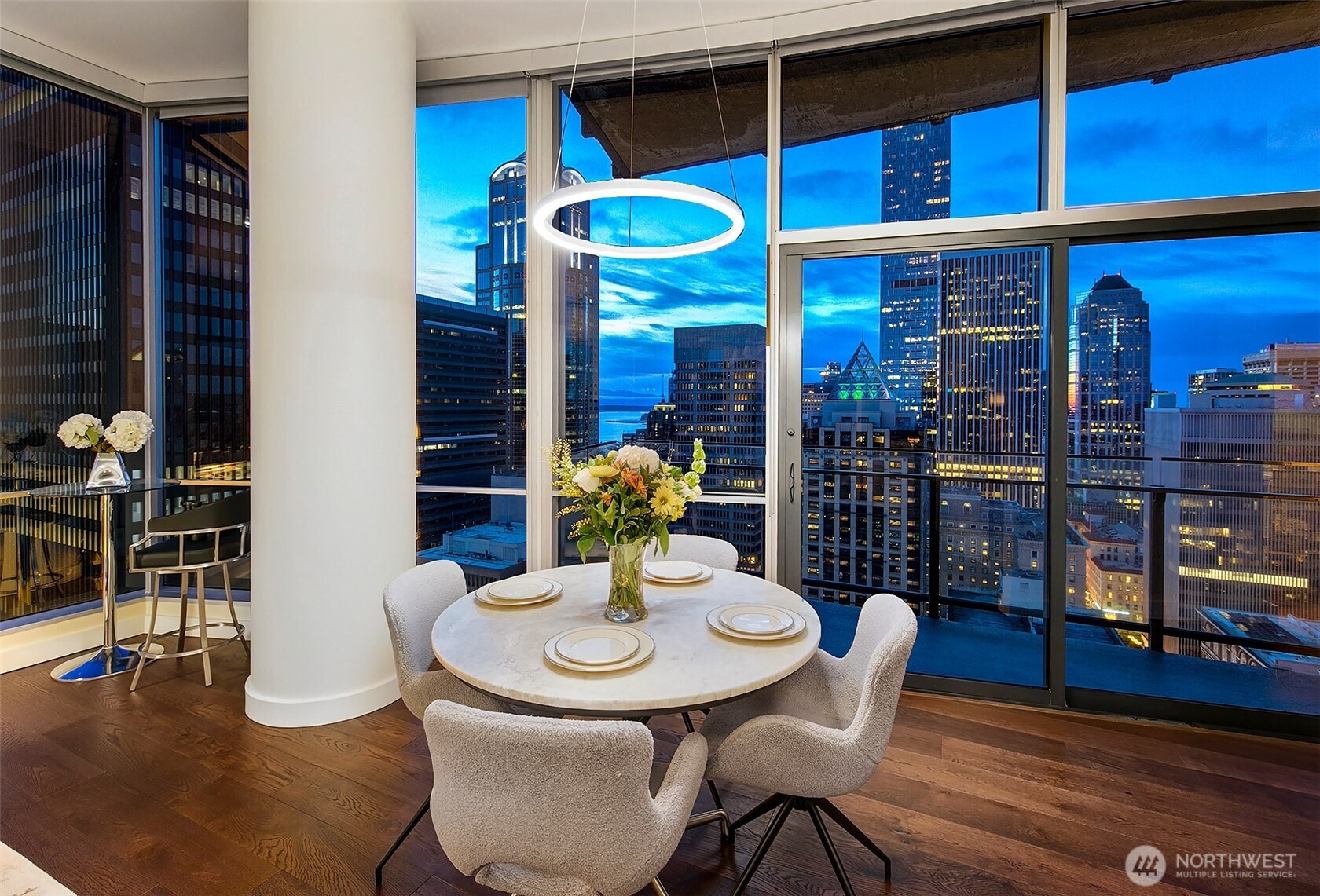909 5th Avenue Seattle WA 98164