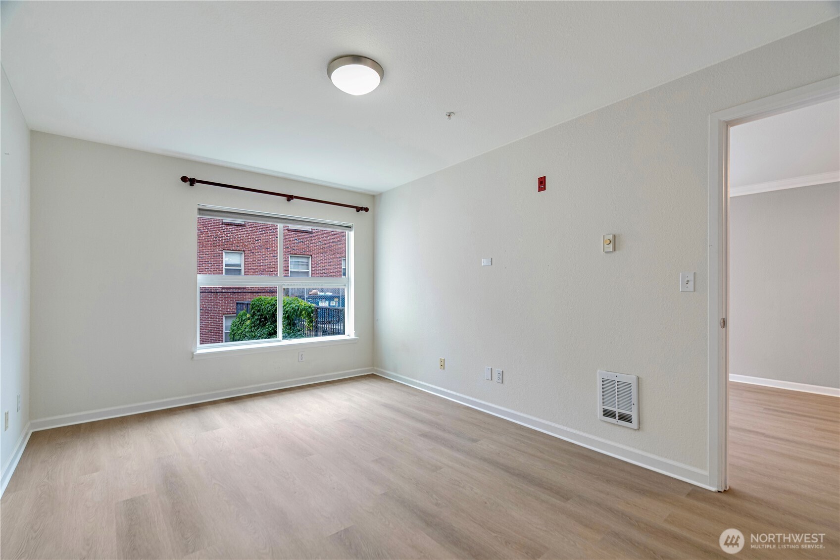 621 5th Ave N Seattle WA 98109