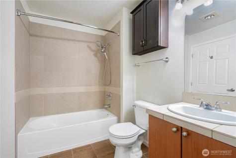 621 5th Ave N Seattle WA 98109