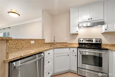 621 5th Ave N Seattle WA 98109