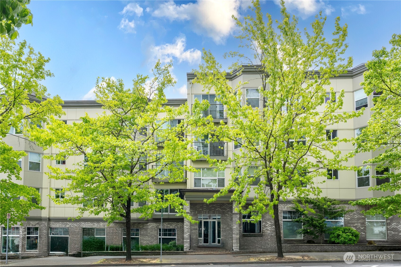 621 5th Ave N Seattle WA 98109