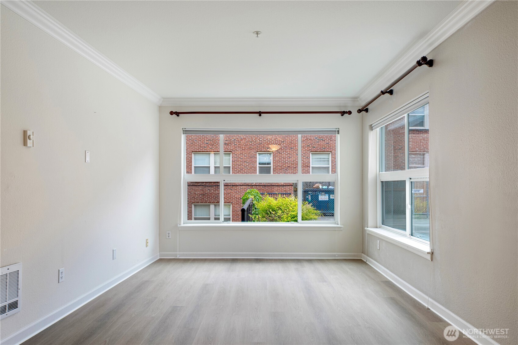 621 5th Ave N Seattle WA 98109