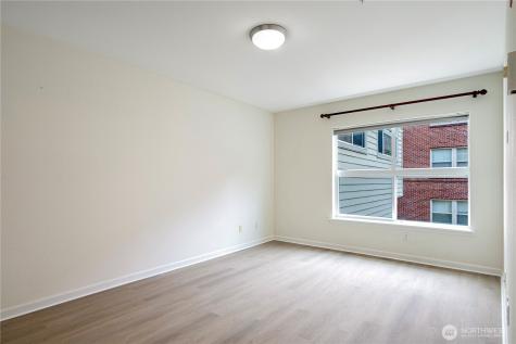 621 5th Ave N Seattle WA 98109