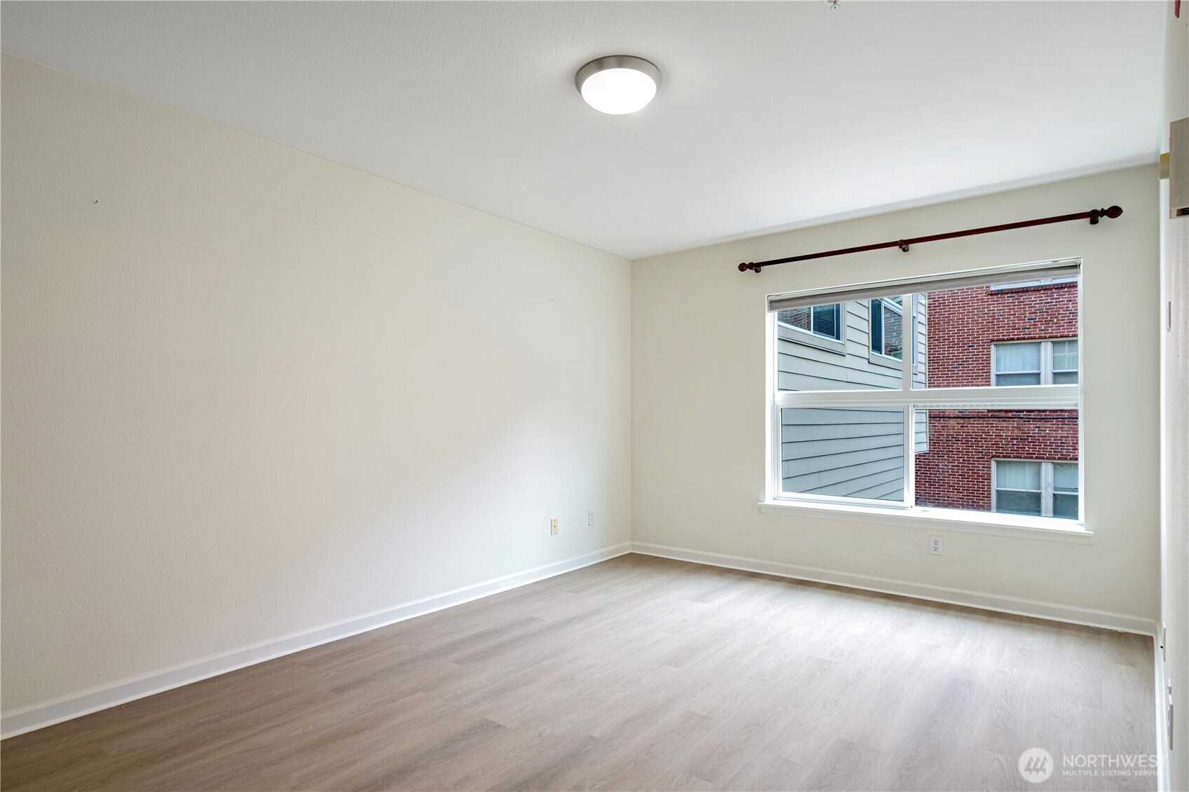 621 5th Ave N Seattle WA 98109