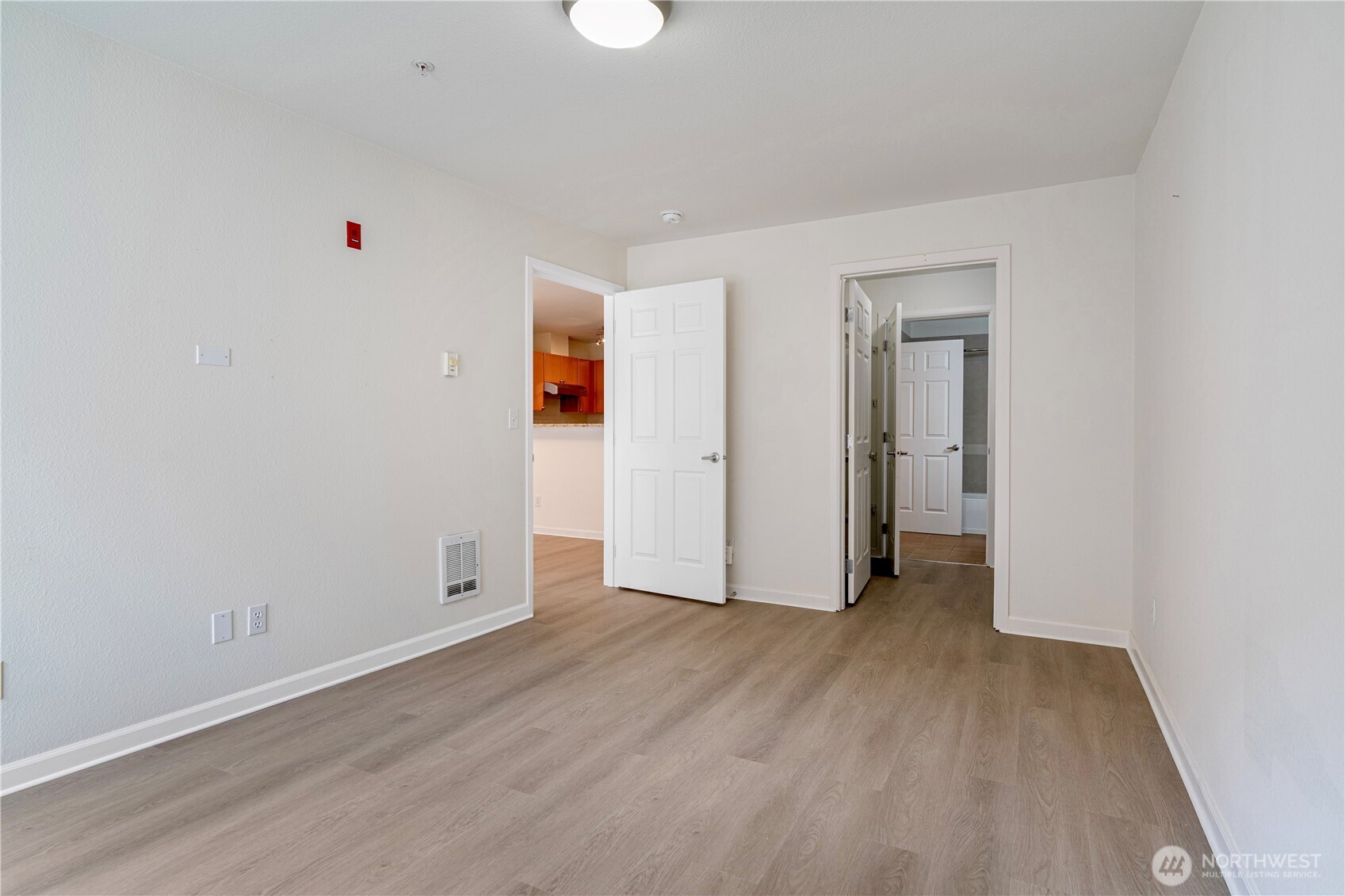 621 5th Ave N Seattle WA 98109