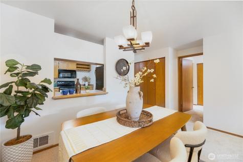 6910 SW California Avenue Seattle WA 98136