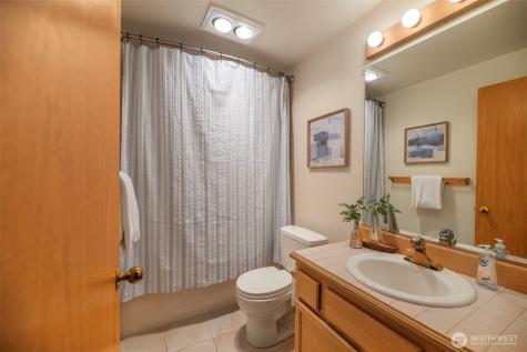 6910 SW California Avenue Seattle WA 98136