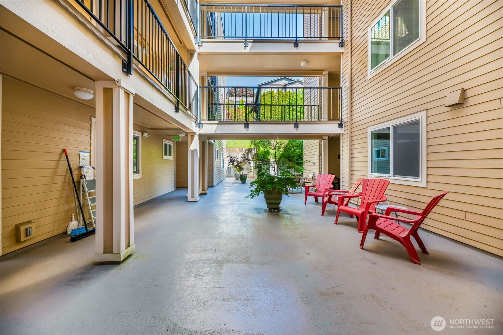 6910 California Avenue SW Seattle WA 98136
