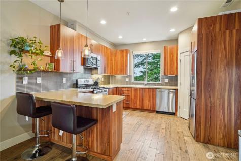 301 S 47th Street Renton WA 98055