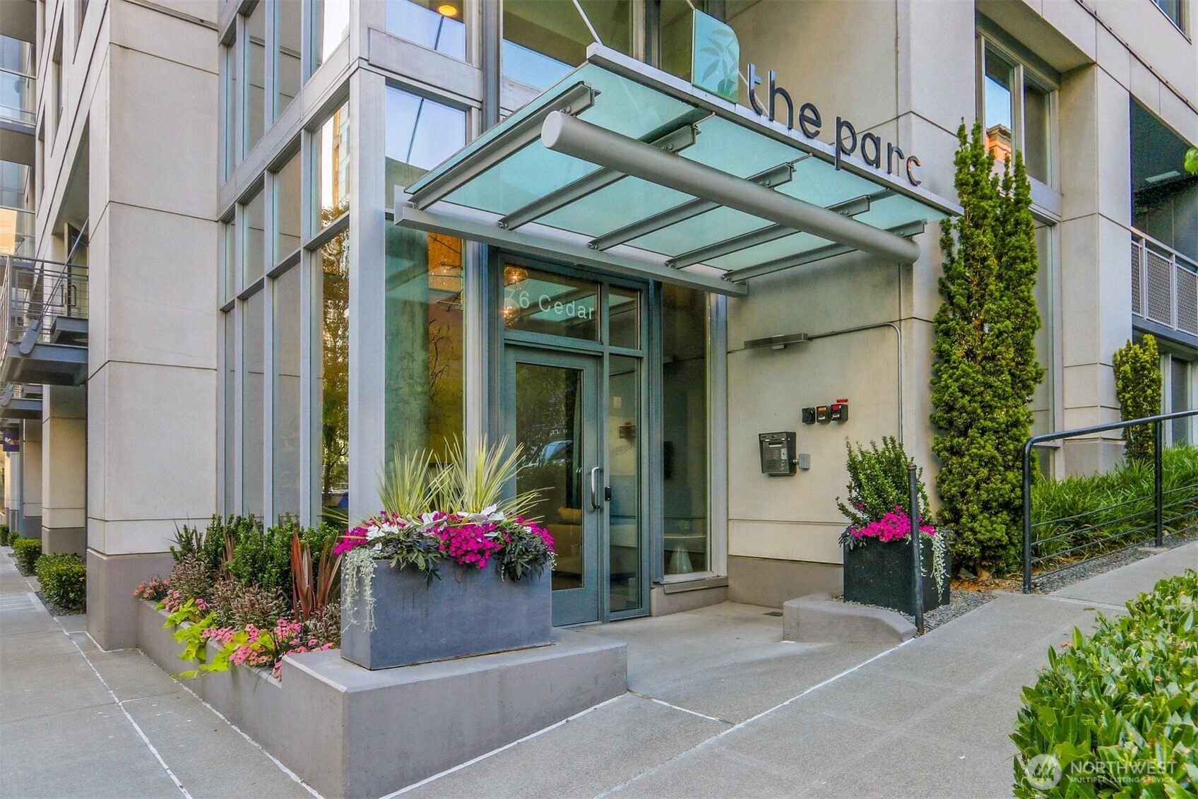 76 Cedar Street Seattle WA 98121