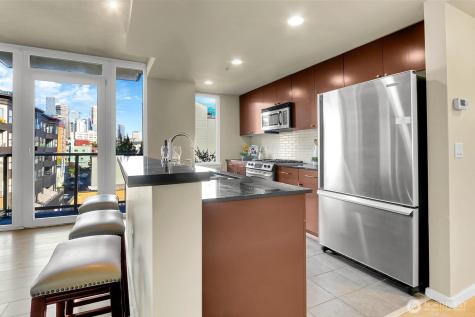 76 Cedar Street Seattle WA 98121