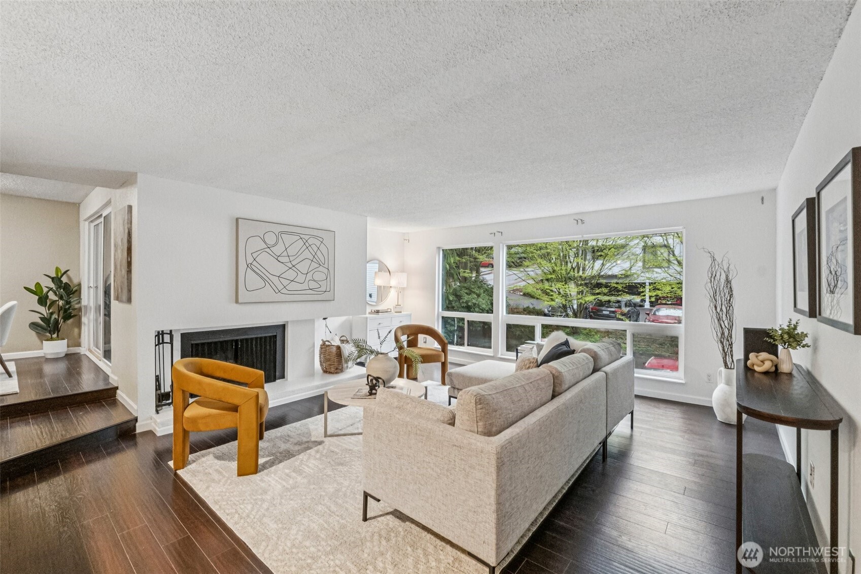 2500 W Manor Place Seattle WA 98199