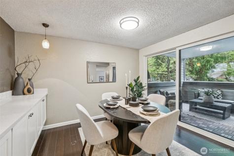 2500 W Manor Place Seattle WA 98199