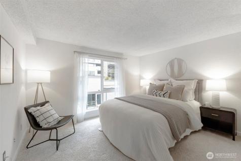 2500 W Manor Place Seattle WA 98199