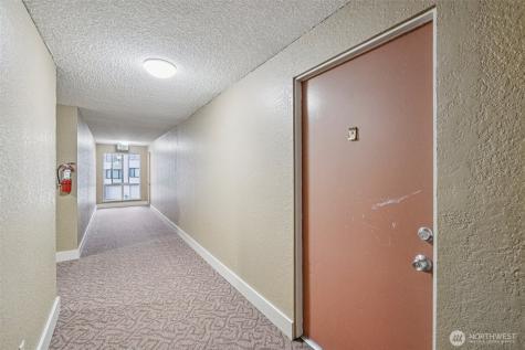2500 W Manor Place Seattle WA 98199
