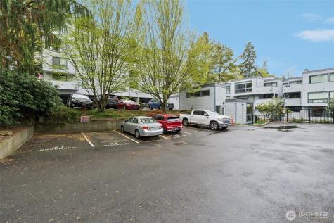 2500 W Manor Place Seattle WA 98199