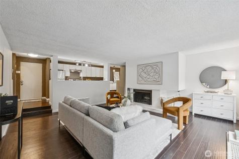 2500 W Manor Place Seattle WA 98199