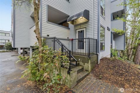 2500 W Manor Place Seattle WA 98199