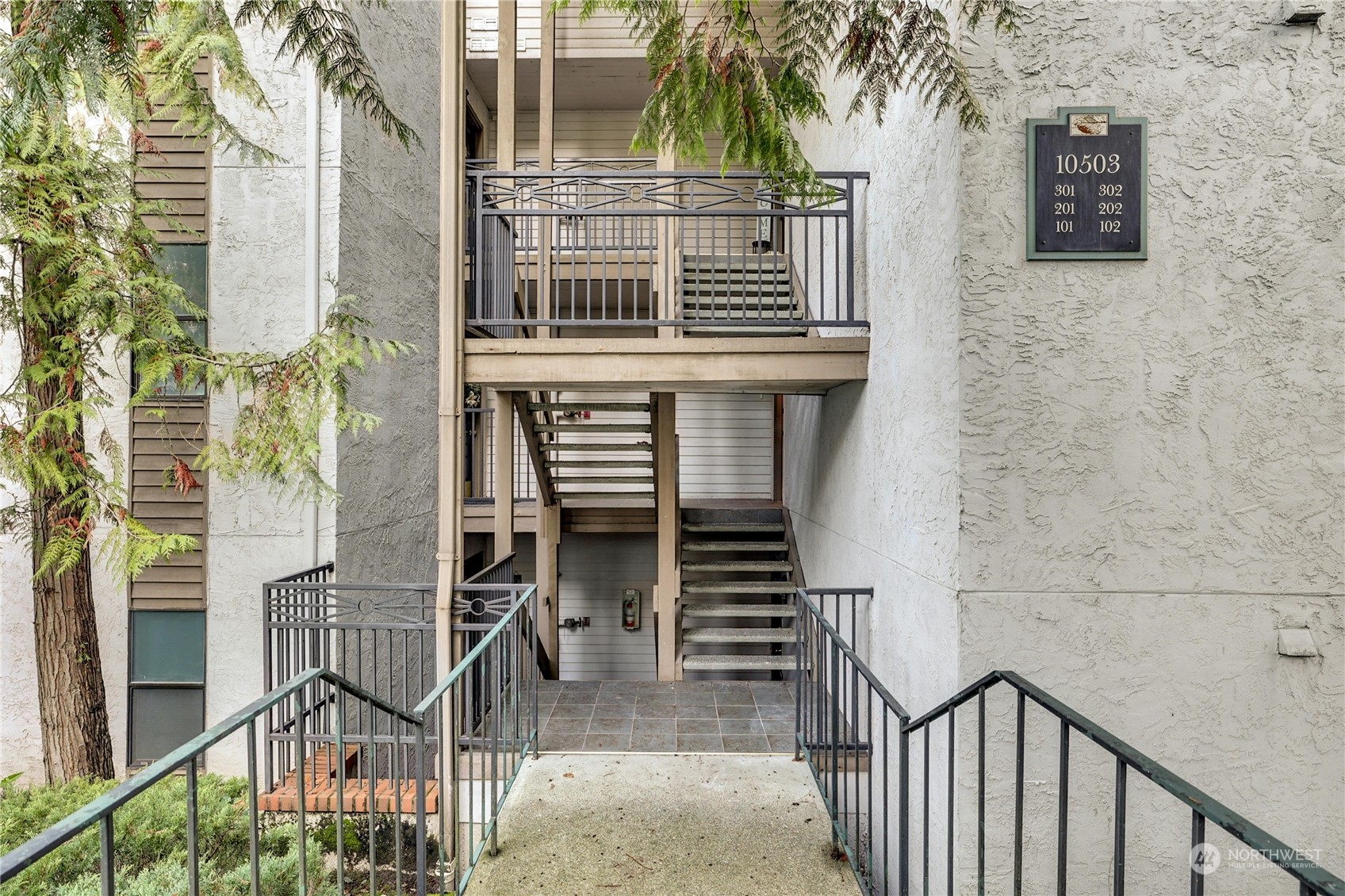 10503 Ne 32nd Place Bellevue WA 98004
