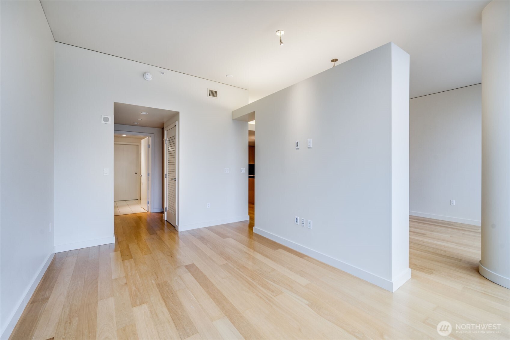 909 5th Avenue Seattle WA 98164