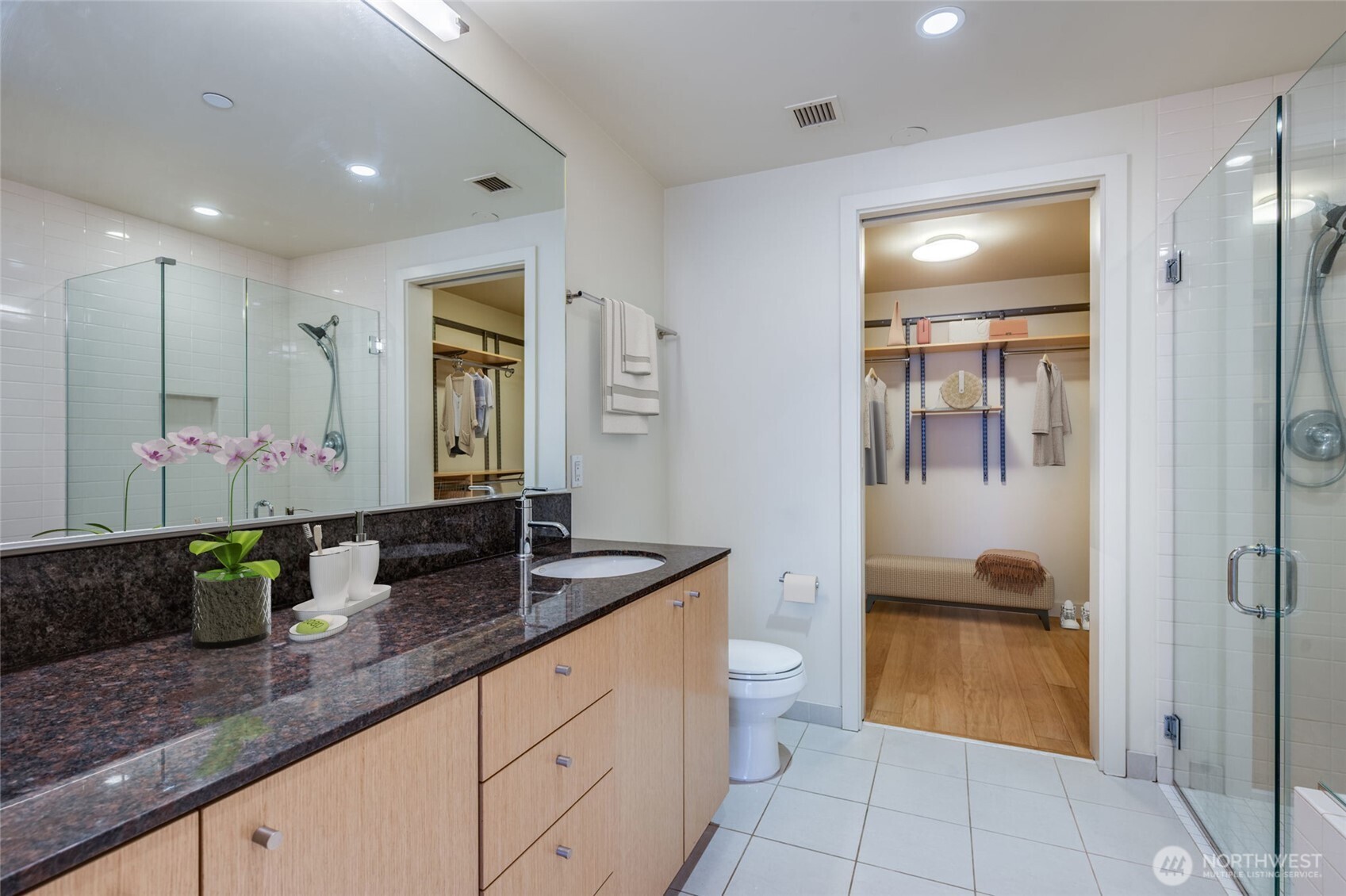 909 5th Avenue Seattle WA 98164