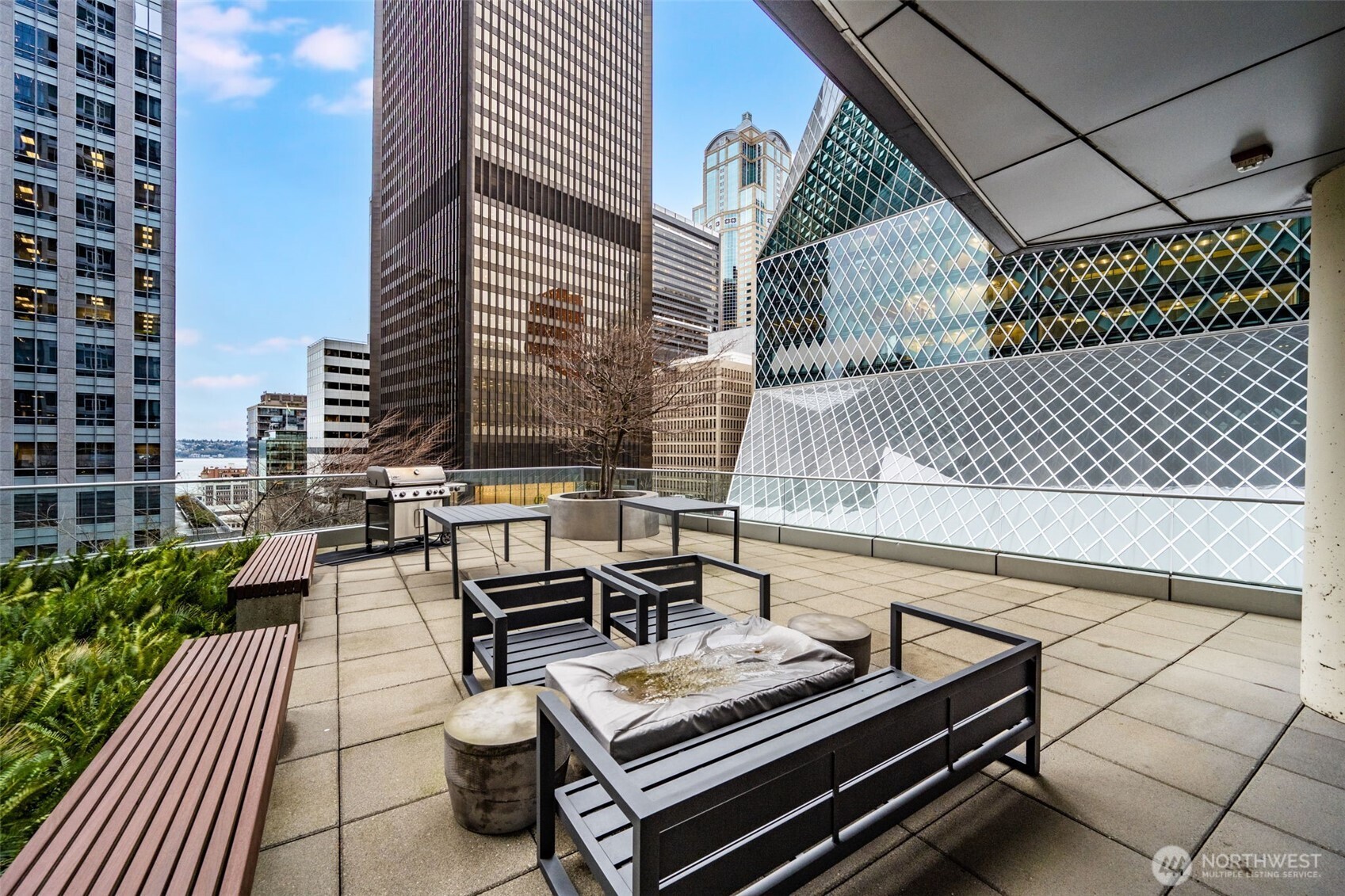 909 5th Avenue Seattle WA 98164