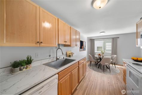 11556 Greenwood Avenue N Seattle WA 98133