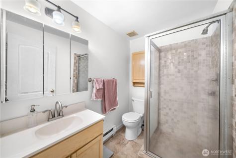 11556 Greenwood Avenue N Seattle WA 98133