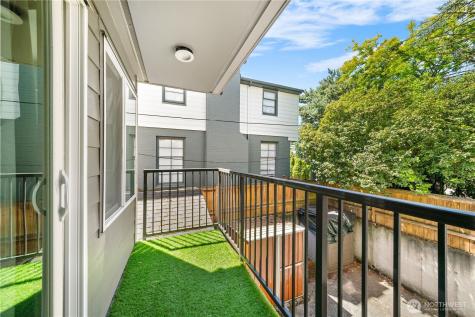 11556 Greenwood Avenue N Seattle WA 98133