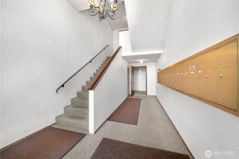11556 Greenwood Avenue N Seattle WA 98133