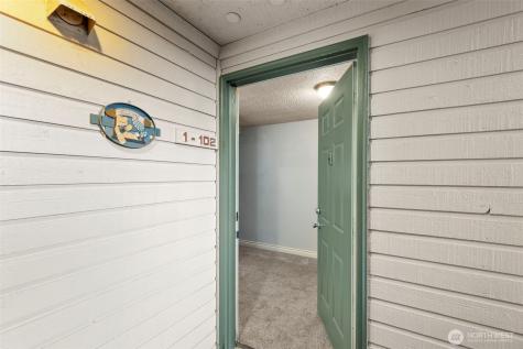 20026 Viking Crest Loop NE Poulsbo WA 98370