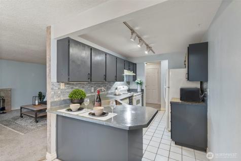 20026 Viking Crest Loop NE Poulsbo WA 98370