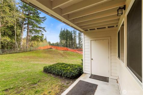 20026 Viking Crest Loop NE Poulsbo WA 98370