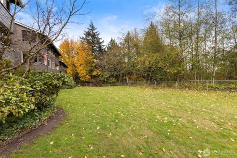 20026 Viking Crest Loop NE Poulsbo WA 98370