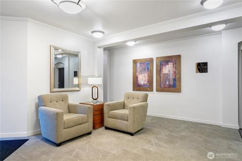 530 4th Avenue W Seattle WA 98119