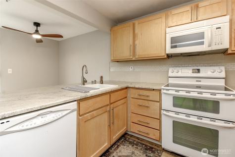 28606 16th Avenue S Federal Way WA 98003