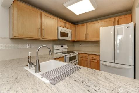 28606 16th Avenue S Federal Way WA 98003