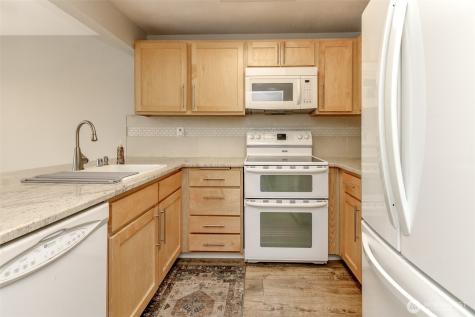 28606 16th Avenue S Federal Way WA 98003