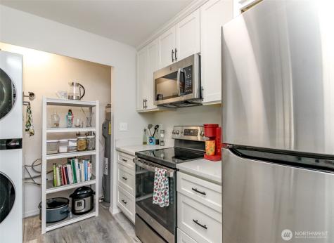 527 323rd Place Federal Way WA 98003