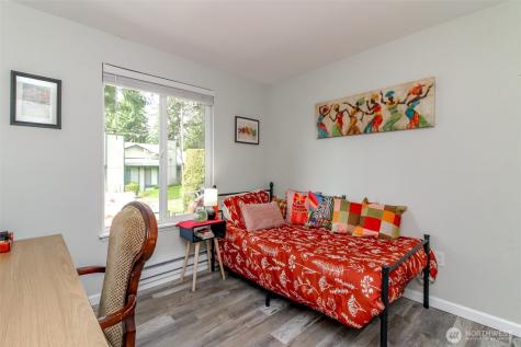 527 323rd Place Federal Way WA 98003