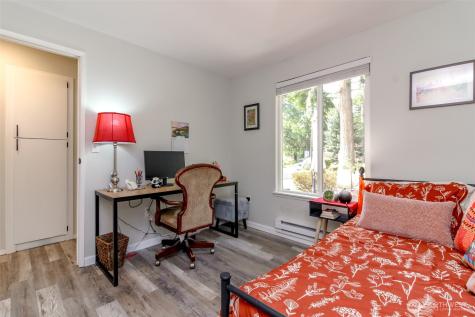 527 323rd Place Federal Way WA 98003